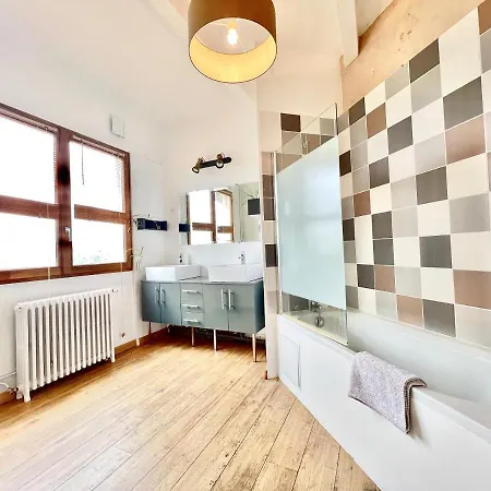 Les Hauts De Tison ~ Vue Sur La Vallee Du Clain Feriehus *