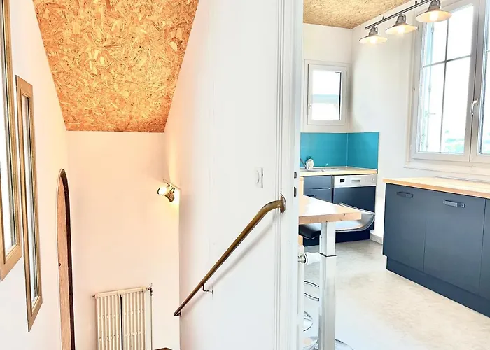 Les Hauts De Tison ~ Vue Sur La Vallee Du Clain *