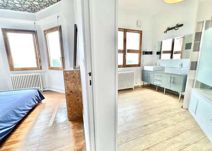 Les Hauts De Tison ~ Vue Sur La Vallee Du Clain Holiday home