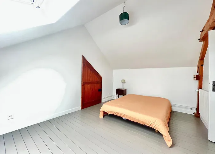 Les Hauts De Tison ~ Vue Sur La Vallee Du Clain *