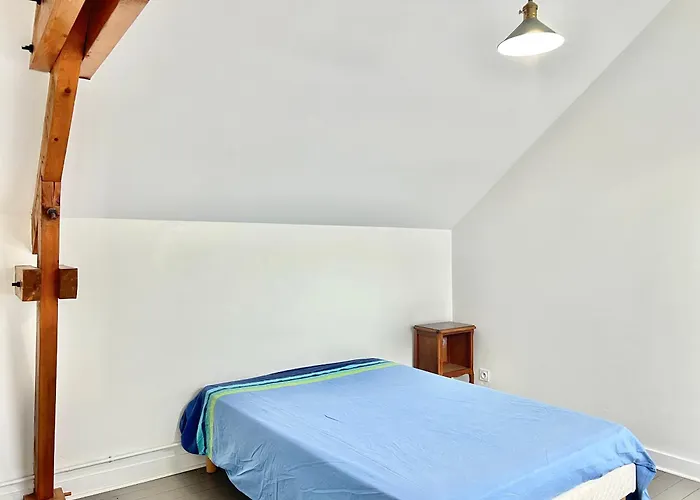 Holiday home Les Hauts De Tison ~ Vue Sur La Vallee Du Clain *