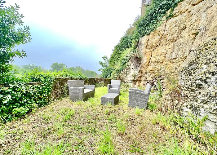 Les Hauts De Tison ~ Vue Sur La Vallee Du Clain Holiday home *